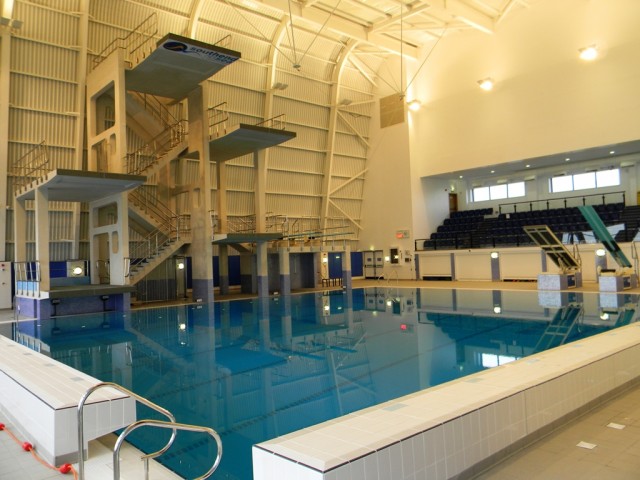 Garons Pool - Dive Tower & Pool