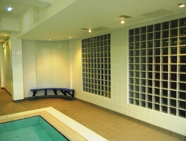 Garons Pool - Leisure Pool Feature Wall